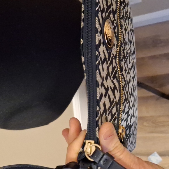 Tommy Hilfiger Navy & White Crossbody Bag EUC - Picture 7 of 7